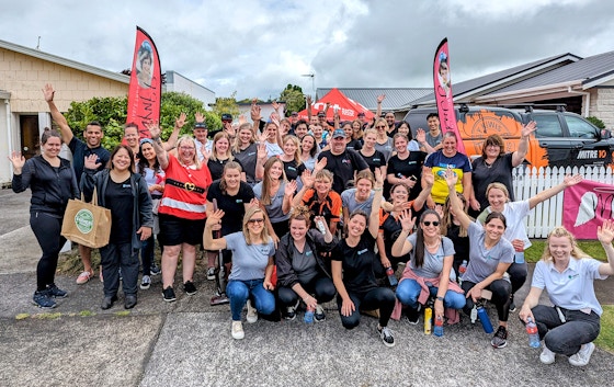 IVHQ Staff working with the Mellowpuff Foundation at Christmas time