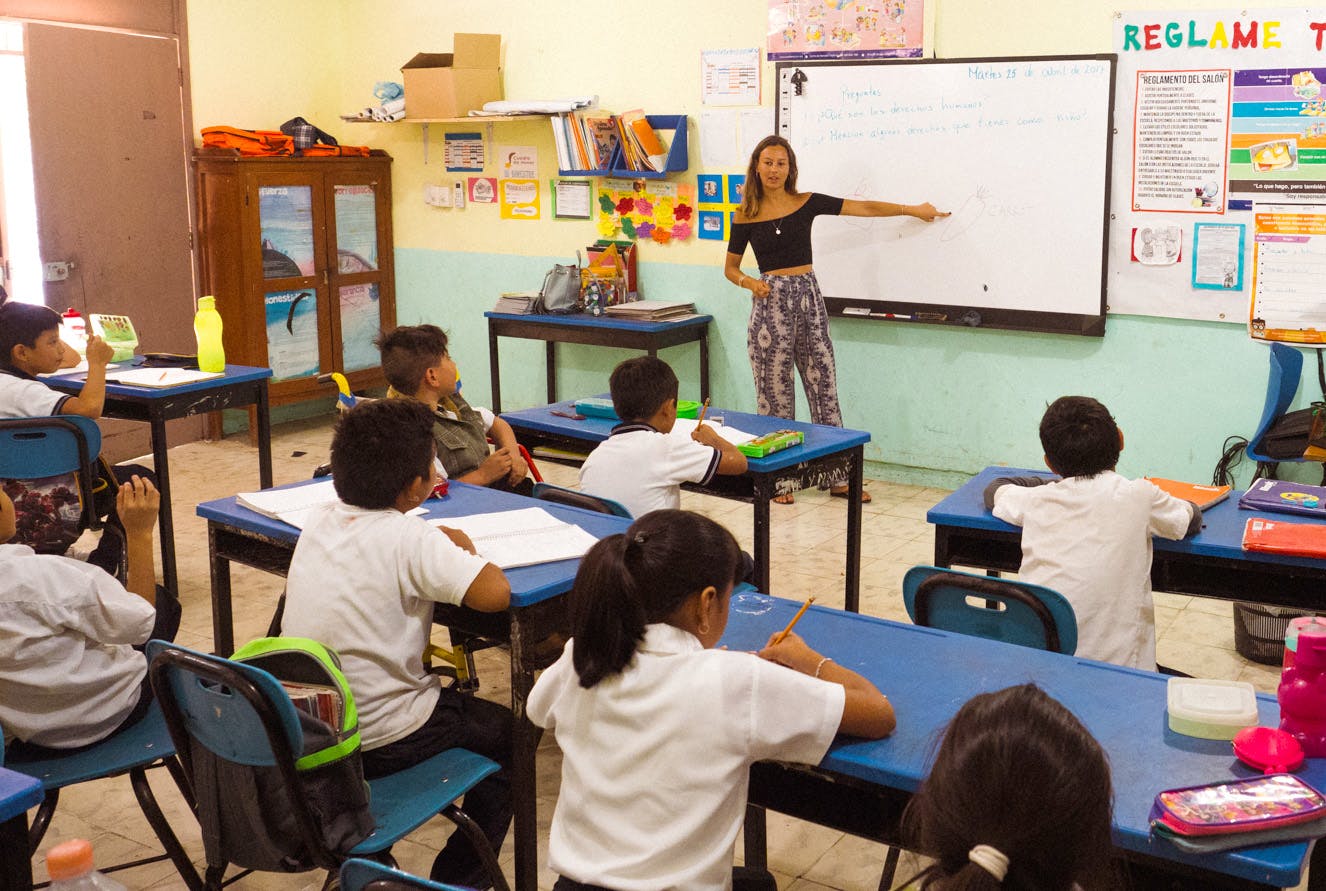 Over 4,000 hours of English classes taught for underprivileged children.