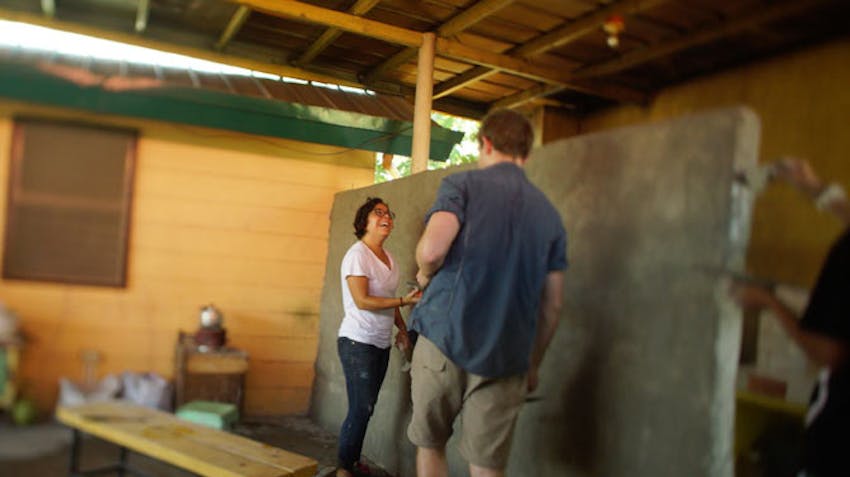 Volunteering as a group in the Philippines with IVHQ