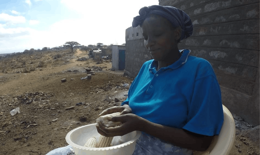 IVHQer Volunteer of the Year with her host mum in Kenya