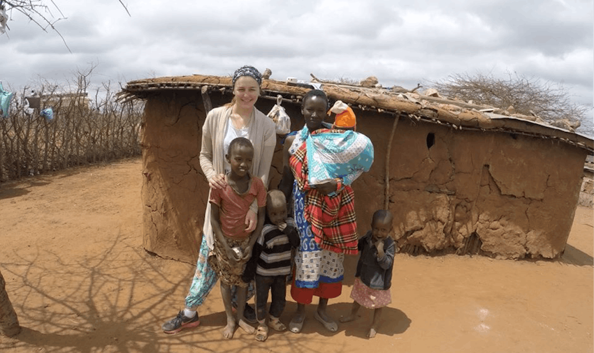 IVHQer Volunteer of the Year with her host family