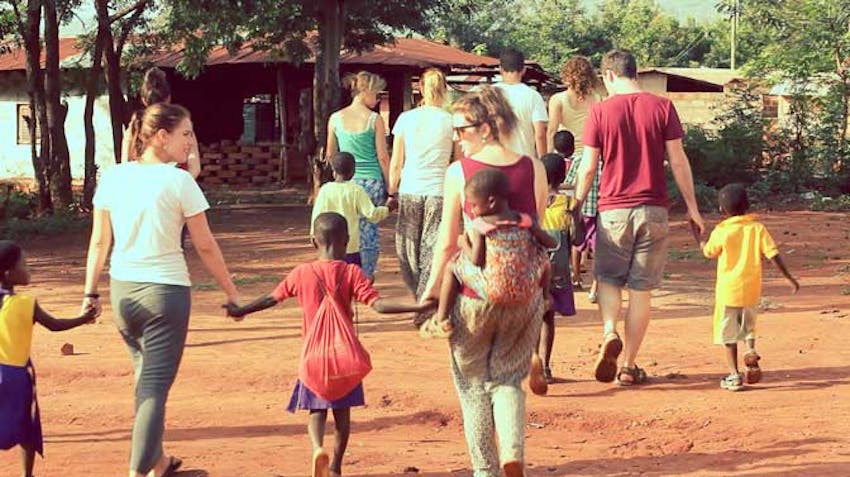 How to choose a volunteer abroad program - Volunteer in Ghana
