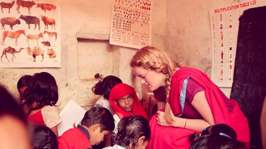 How to choose a volunteer abroad program - volunteering in India with IVHQ