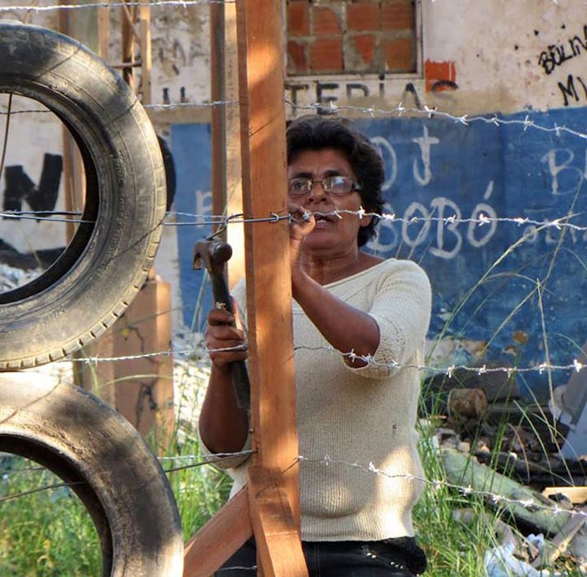 Working with the locals as an IVHQ volunteer in Brazil