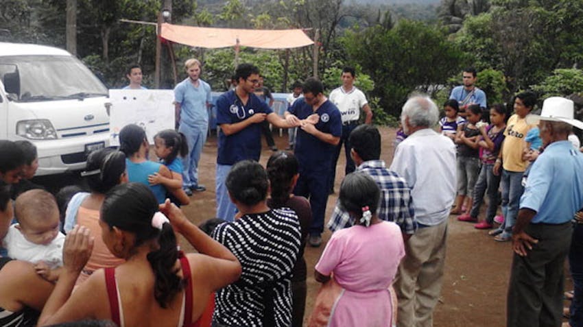 Volunteer in Guatemala with a medical camp