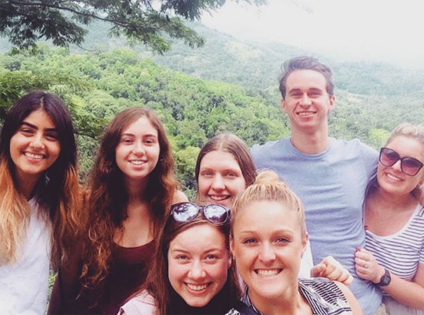 Saying goodbye to volunteers in Sri Lanka with IVHQ