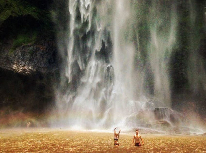 Sub a shower with a waterfall in Ghana with IVHQ