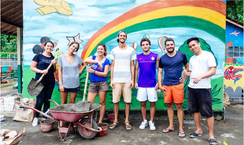 A IVHQ volunteer teacher in Bali during Schoolies