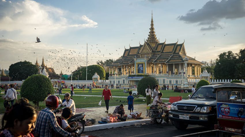 Volunteer and visit Cambodia with IVHQ in your 20s