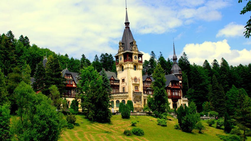 Visit amazing castles as a volunteer in Transylvania