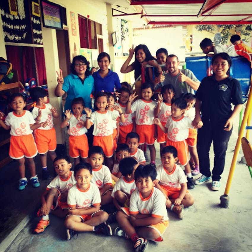 Make a difference as an IVHQ volunteer