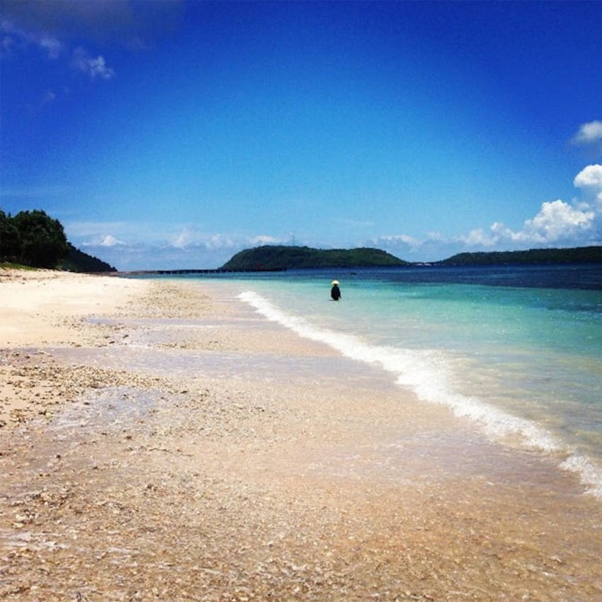 Relax on a Bali beach with IVHQ during your weekends