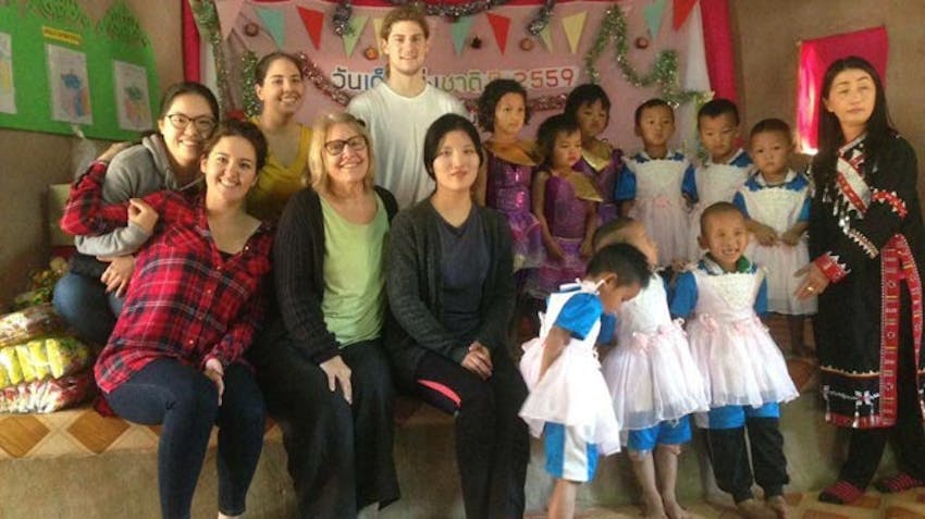 Teaching volunteers in Thailand with IVHQ