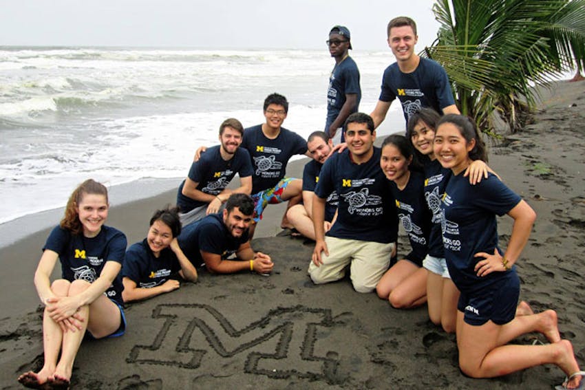 Meeting new people as a volunteer on an alternative break in Costa Rica