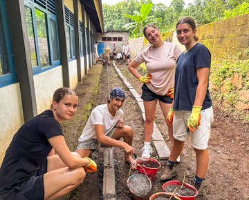 Construction volunteering in Indonesia, Bali with IVHQ