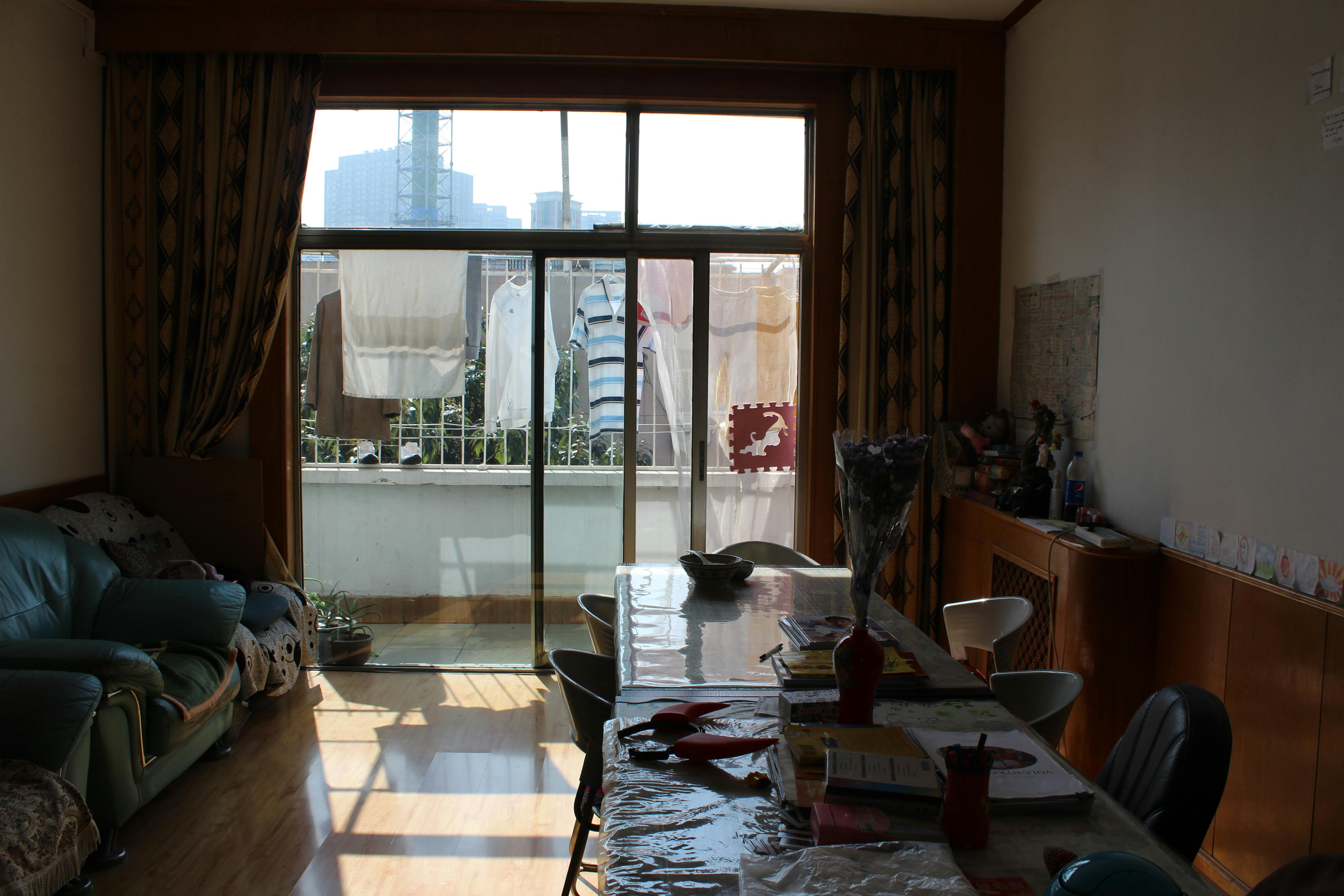 IVHQ China volunteer living room