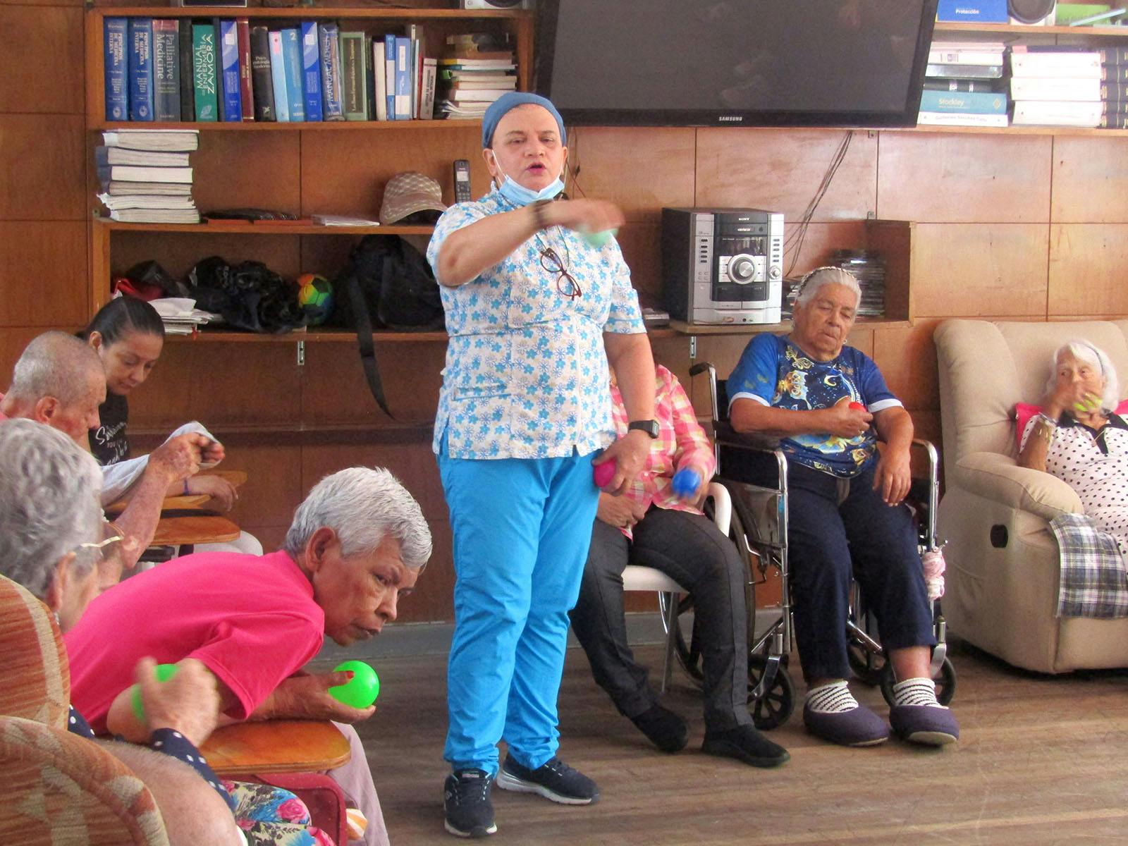 IVHQ in Medellin, Colombia Elderly Care volunteers project