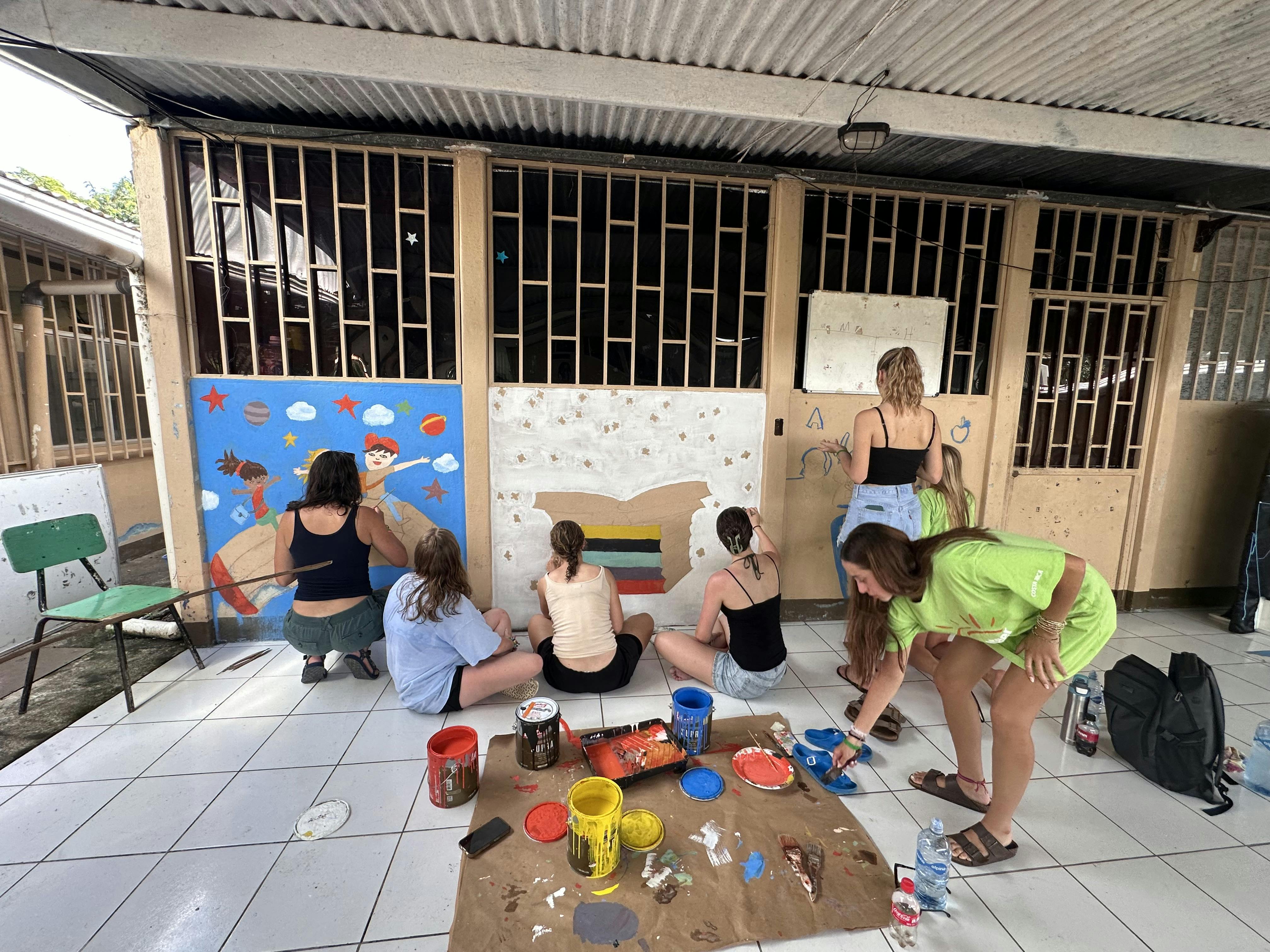 IVHQ Volunteers working at local school with the Construction and Renovation project in Costa Rica - Manuel Antonio