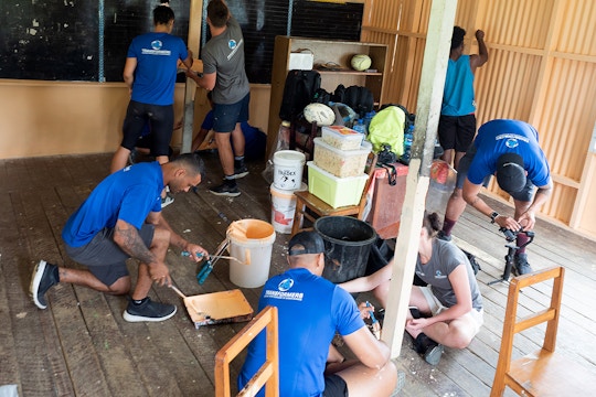 IVHQ Volunteers on the Construction and Renovation in Fiji