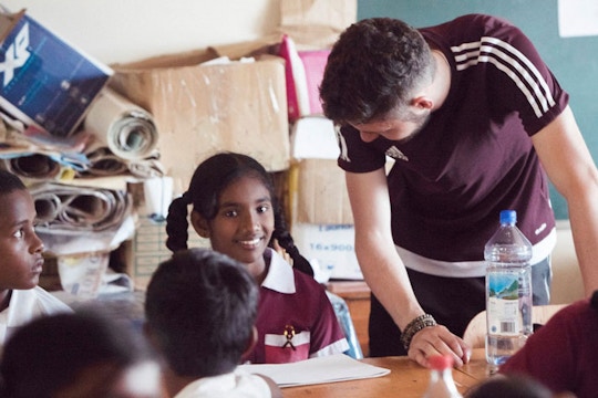 Volunteer teacher in Fiji with IVHQ
