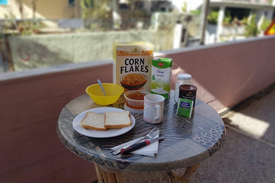 IVHQ volunteer breakfast in Greece