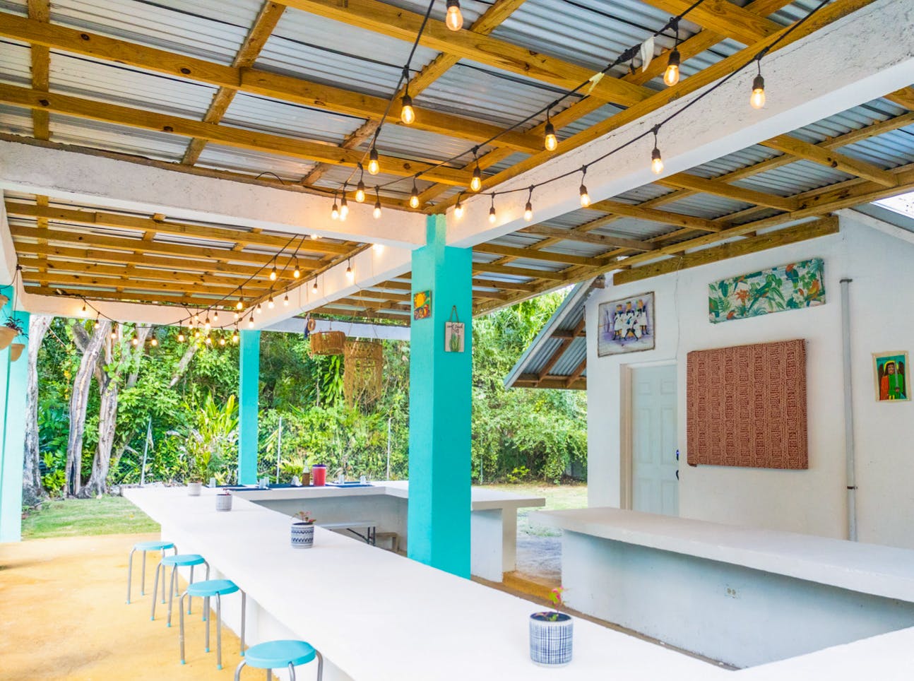 IVHQ Volunteer house in the Serenity and Service project in Jamaica