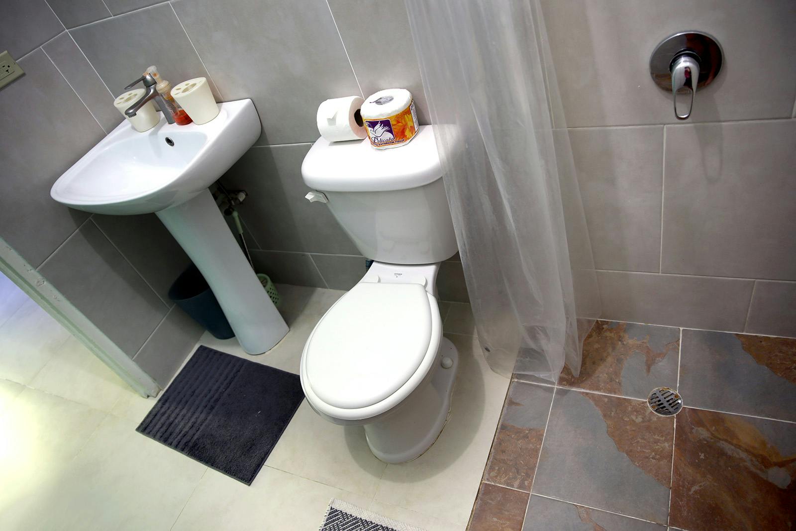 IVHQ bathroom in the volunteer house in Jamaica