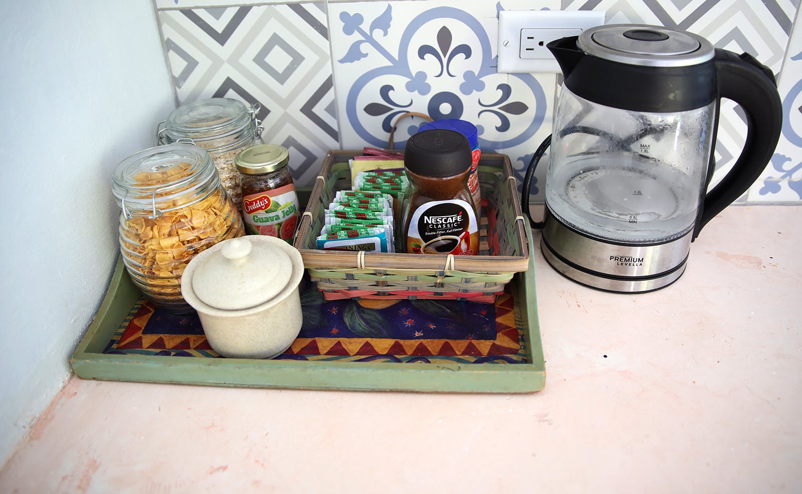 IVHQ volunteer breakfast in Jamaica