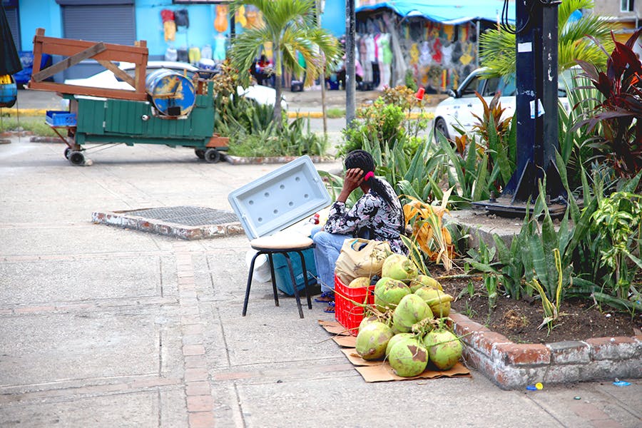 Explore Jamaica street and market in the weekend with IVHQ