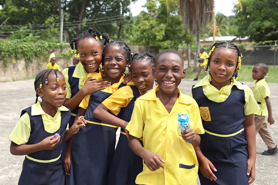 Students at the IVHQ Jamaica Sports Development volunteer project