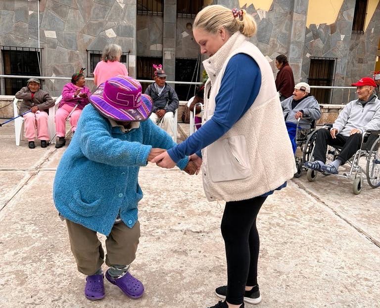 Volunteers on the Holiday Experience project with IVHQ in Cusco, Peru