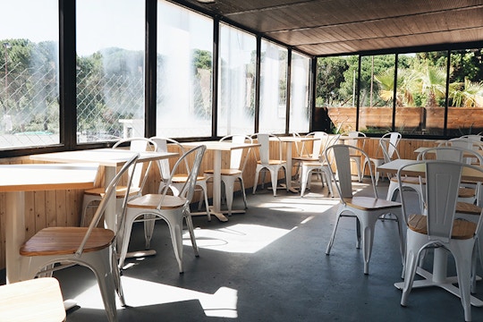 IVHQ accommodation café seating in Portugal