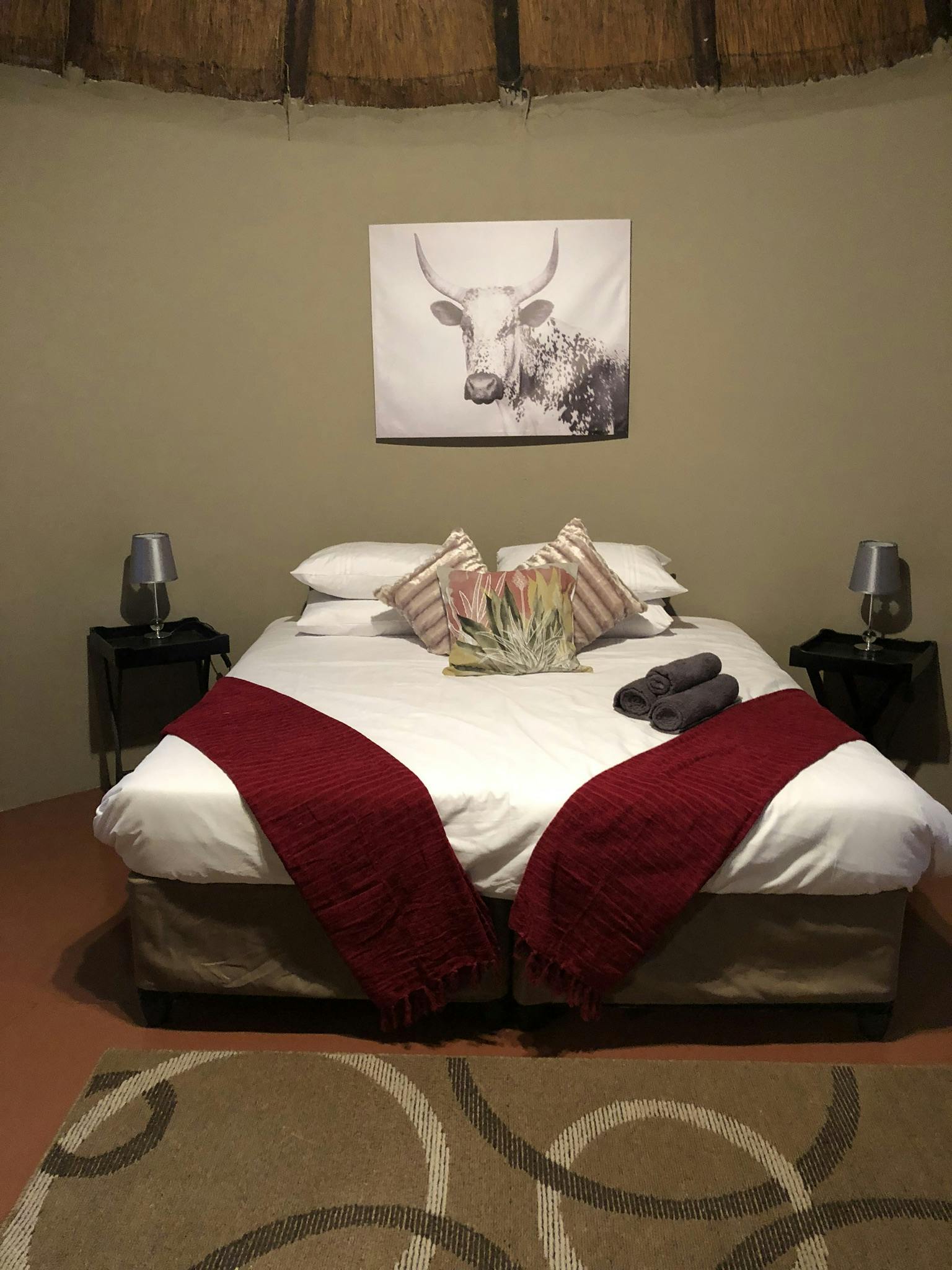 IVHQ wildlife conservation volunteer accommodation double bedroom upgrade bed in Kruger National Park, South Africa