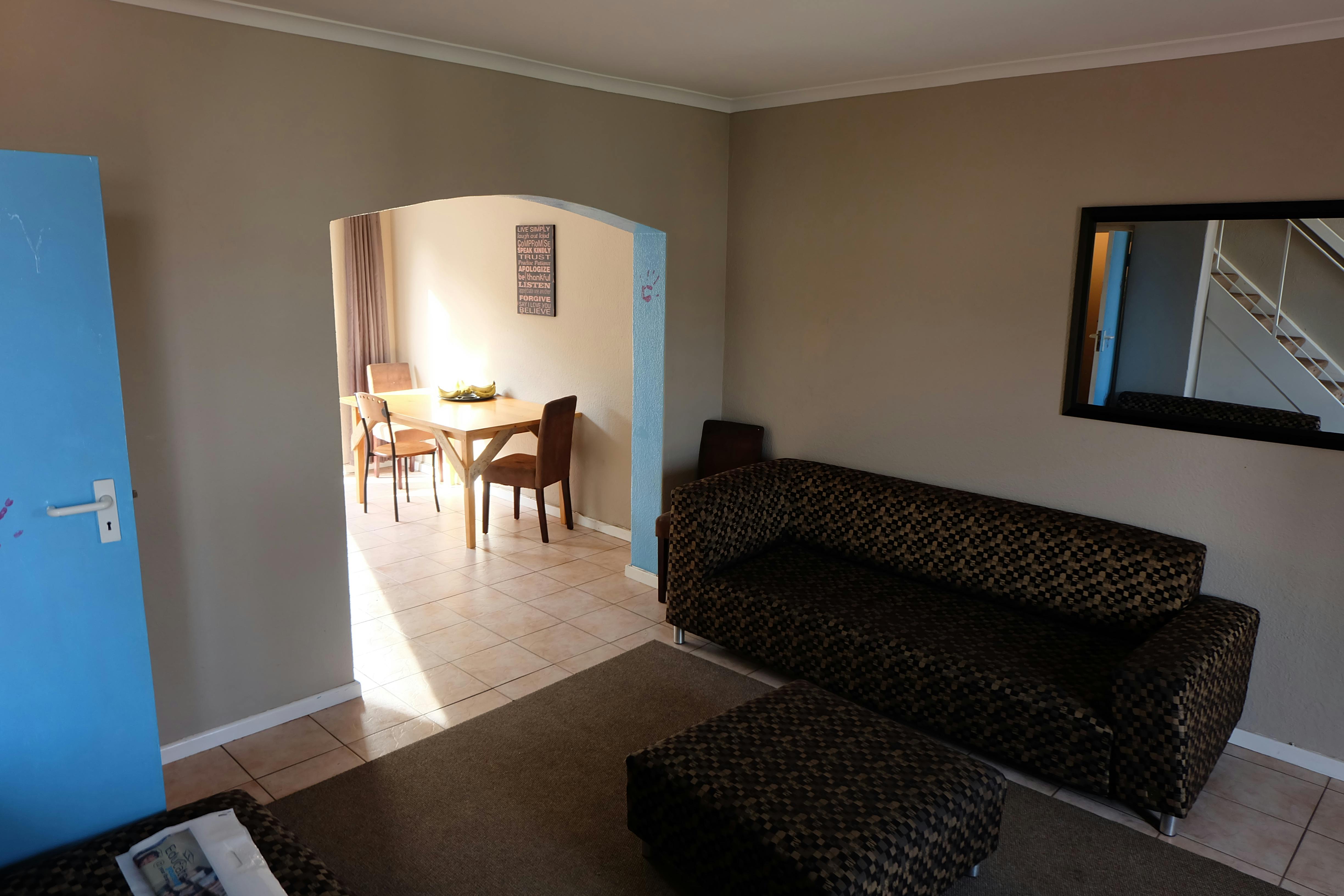 IVHQ Table Mountain South Africa volunteer house living room