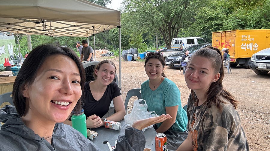 Volunteer break time at the IVHQ Animal Care & Rescue volunteer project in South Korea