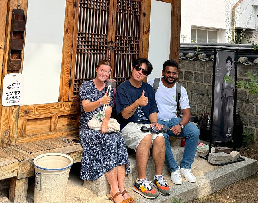 Volunteers exploring Seoul in South Korea during their free time at IVHQ