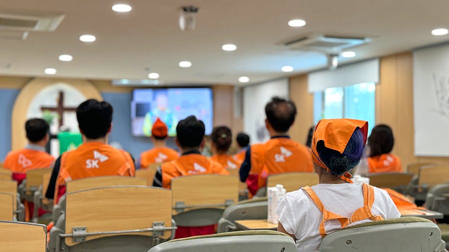 IVHQ Soup Kitchen volunteer project orientation in Seoul, South Korea