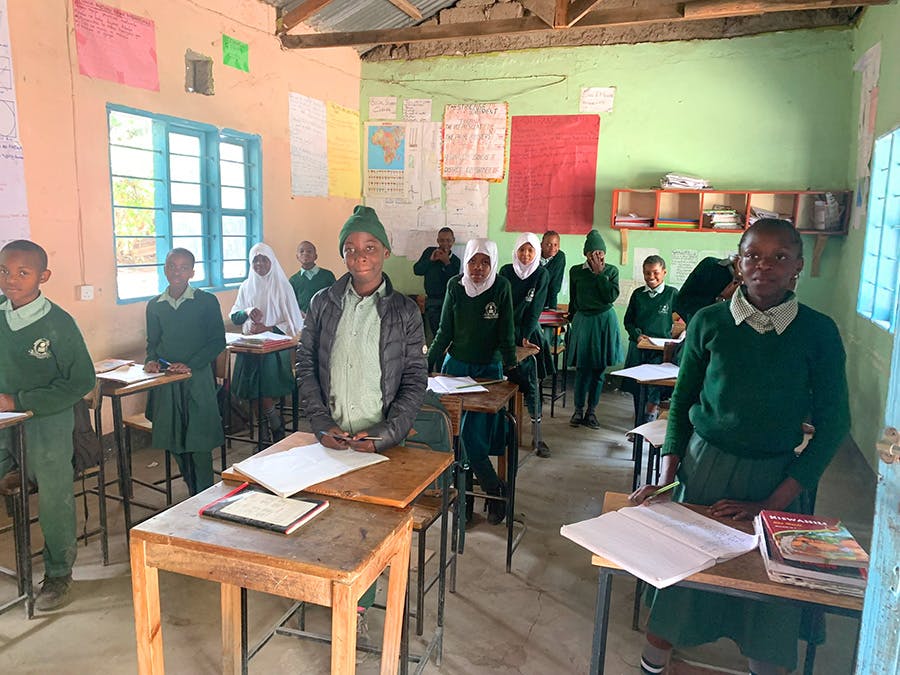 Students at the IVHQ Tanzania teaching project