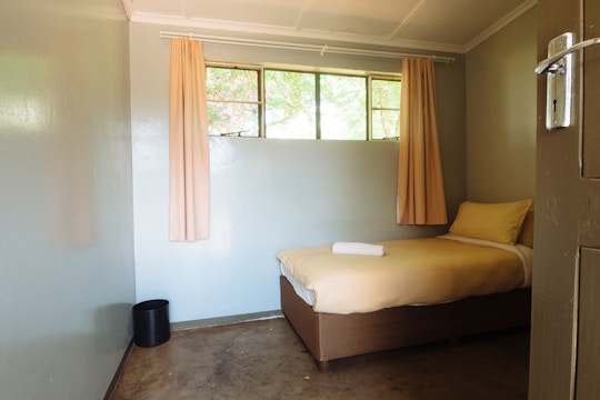Volunteer bedroom in Victoria Falls with IVHQ