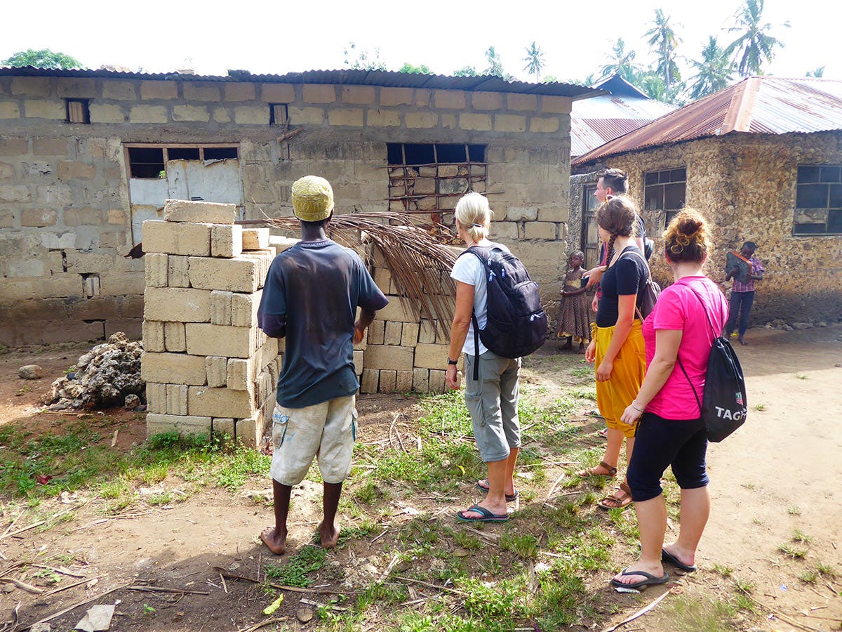 IVHQ volunteers construction and renovation tasks on the rainforest & coastal conservation project in Zanzibar