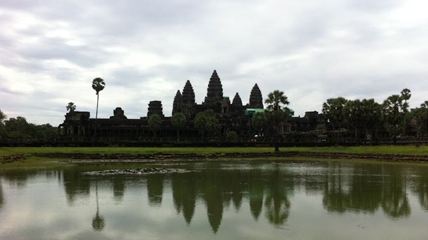 Visit the temples of Angkor Wat during an IVHQ weekend