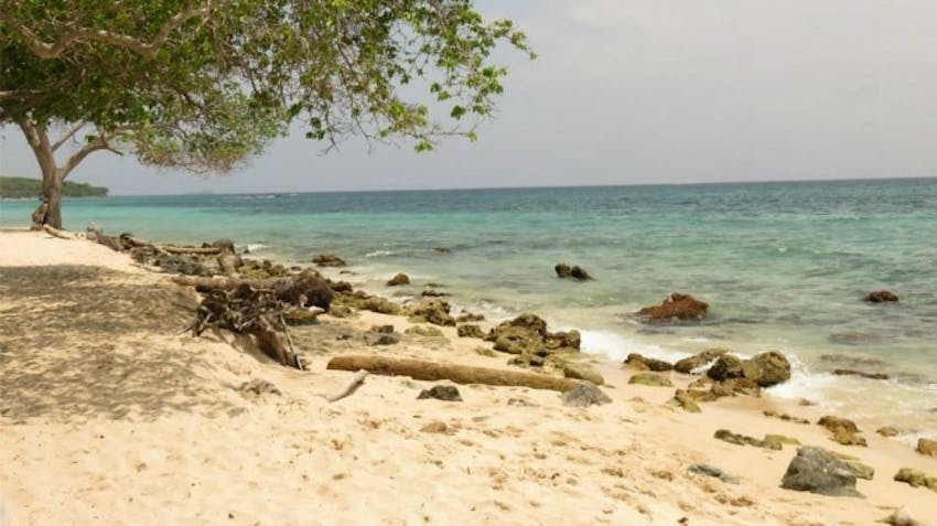Visit Playa Blanca on Baru Island as an IVHQ volunteer in Colombia