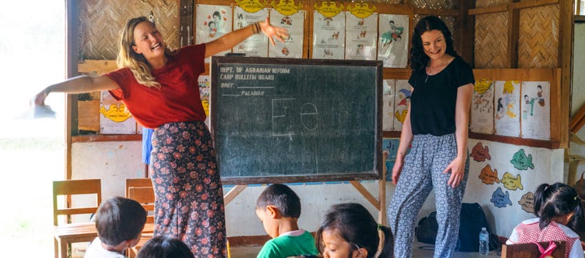 Why take an online TEFL course? Build confidence as a teacher.