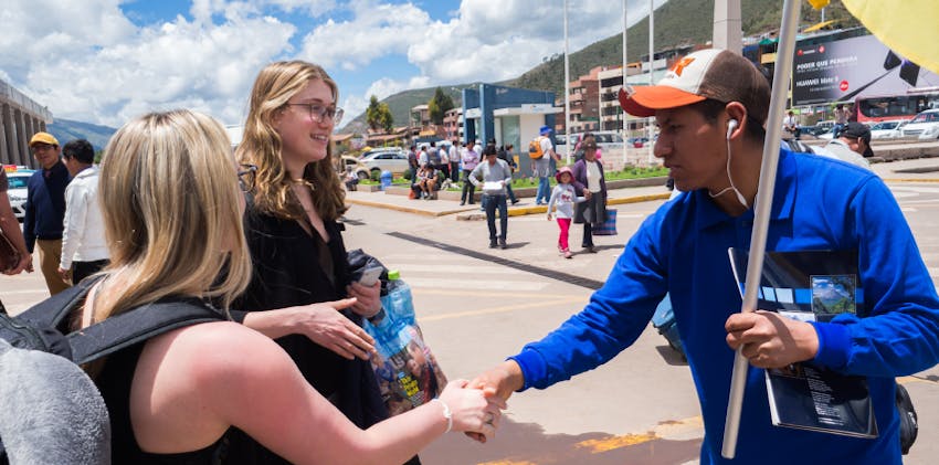 Guide to first time volunteering abroad - what to expect in the first 48 hours.