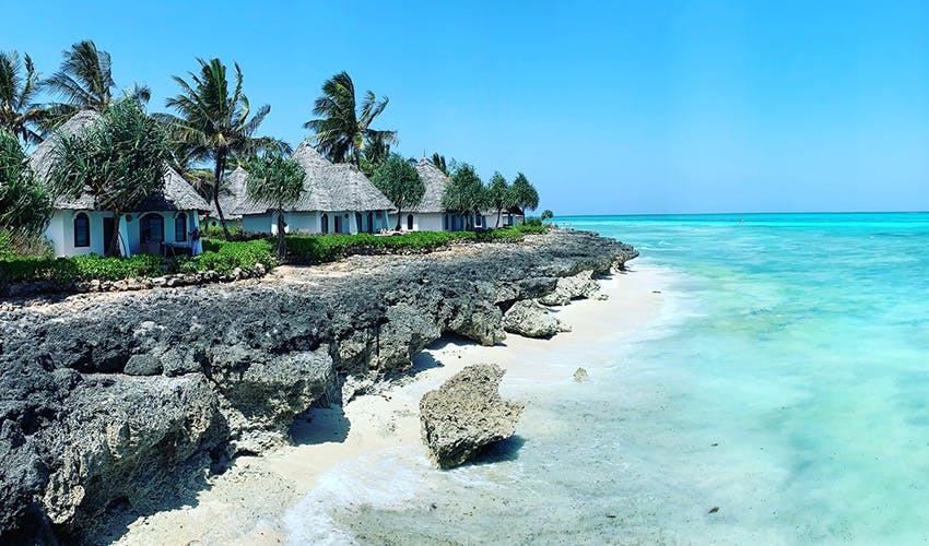 Volunteer and travel to Kenya on your winter break with IVHQ