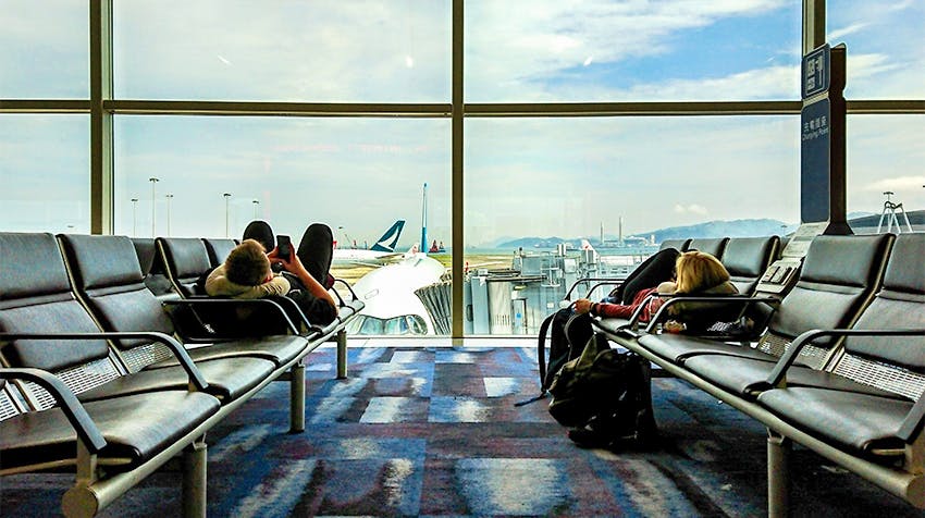 How to get cheap last minute flights for your volunteer abroad trip.