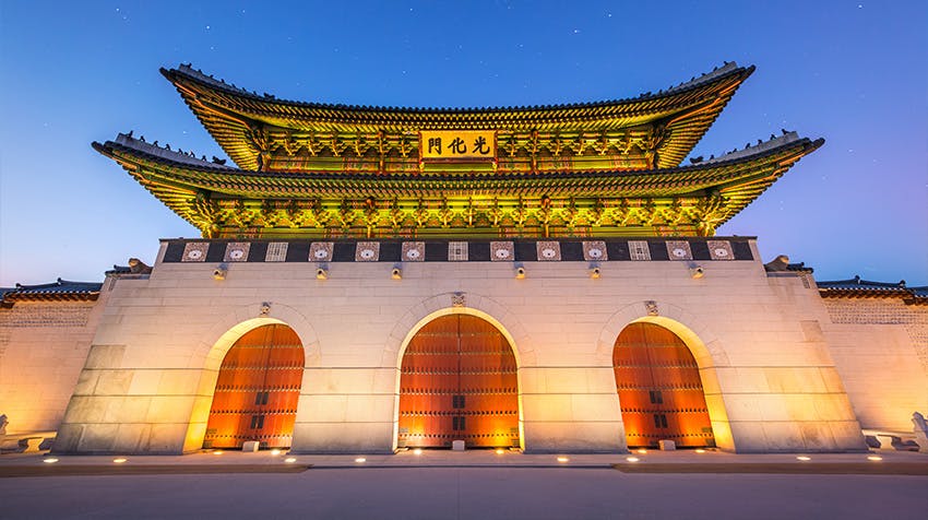 Visit Gyeongbokgung Palace while volunteering with IVHQ.
