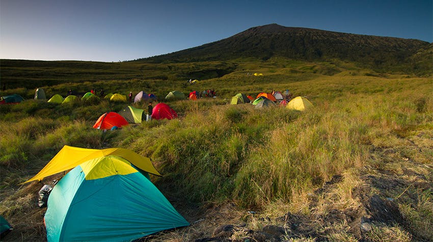 Climb Mount Rinjani in Lombok While Volunteering Abroad - IVHQ.