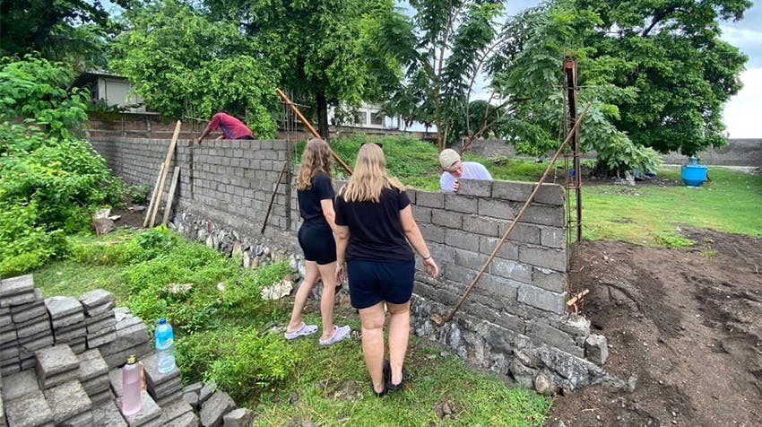 Construction & Renovation volunteer project in Lombok - IVHQ.