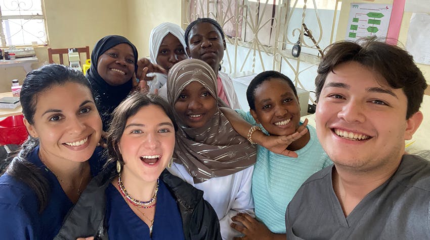 Reason To Volunteer Abroad - Building Lasting Connections - IVHQ.